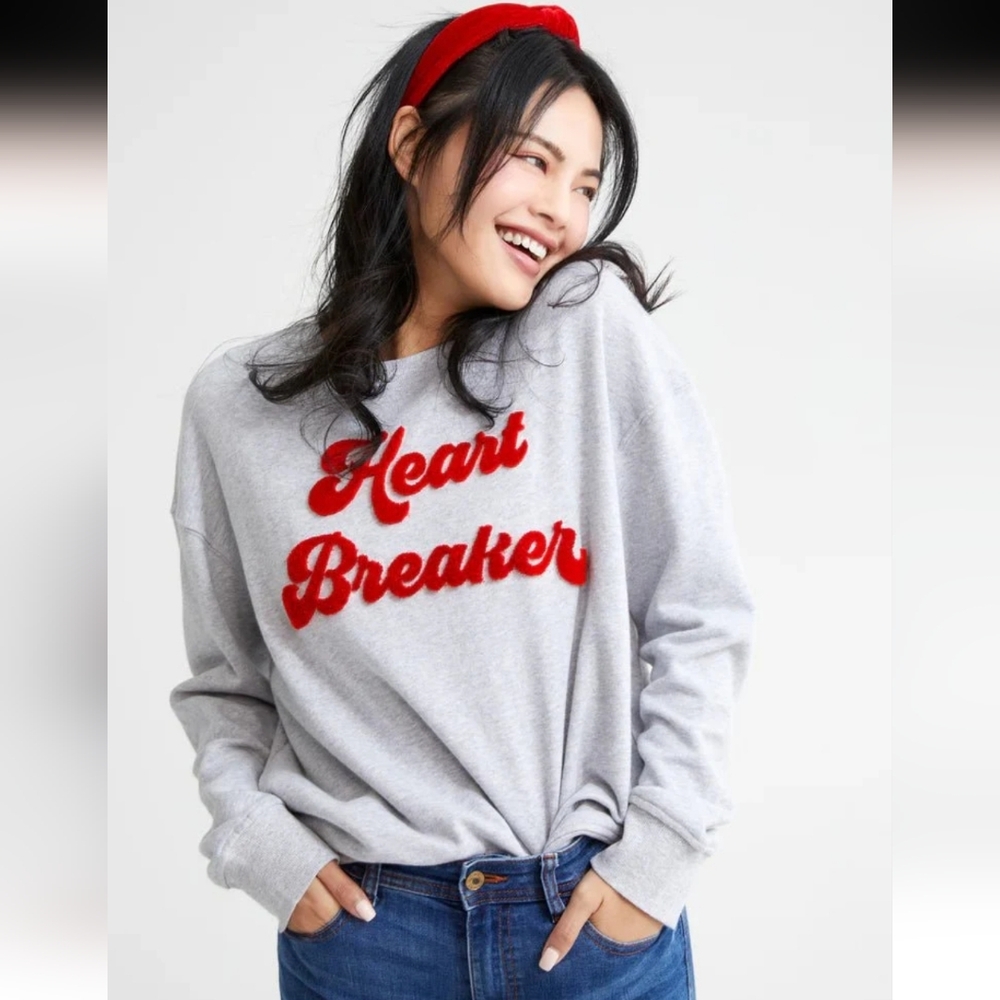 Shiraleah Heart Breaker Sweatshirt Size Medium Grey